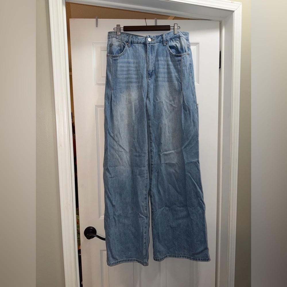 Classic Wide-Leg Women’s Jeans - Light Blue